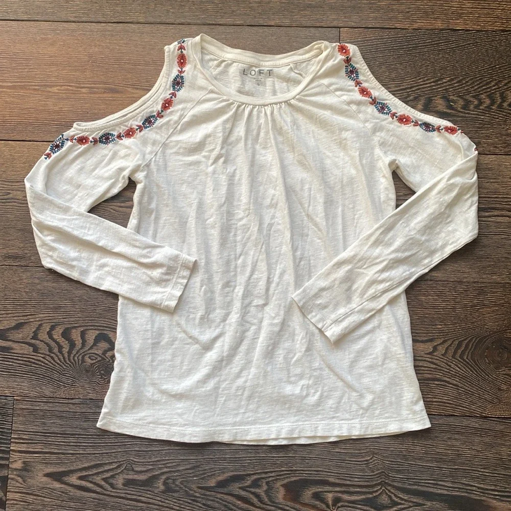 LOFT Womens Small Cream Embroidered Flower Cold Shoulder Top Spring Casual Top‎